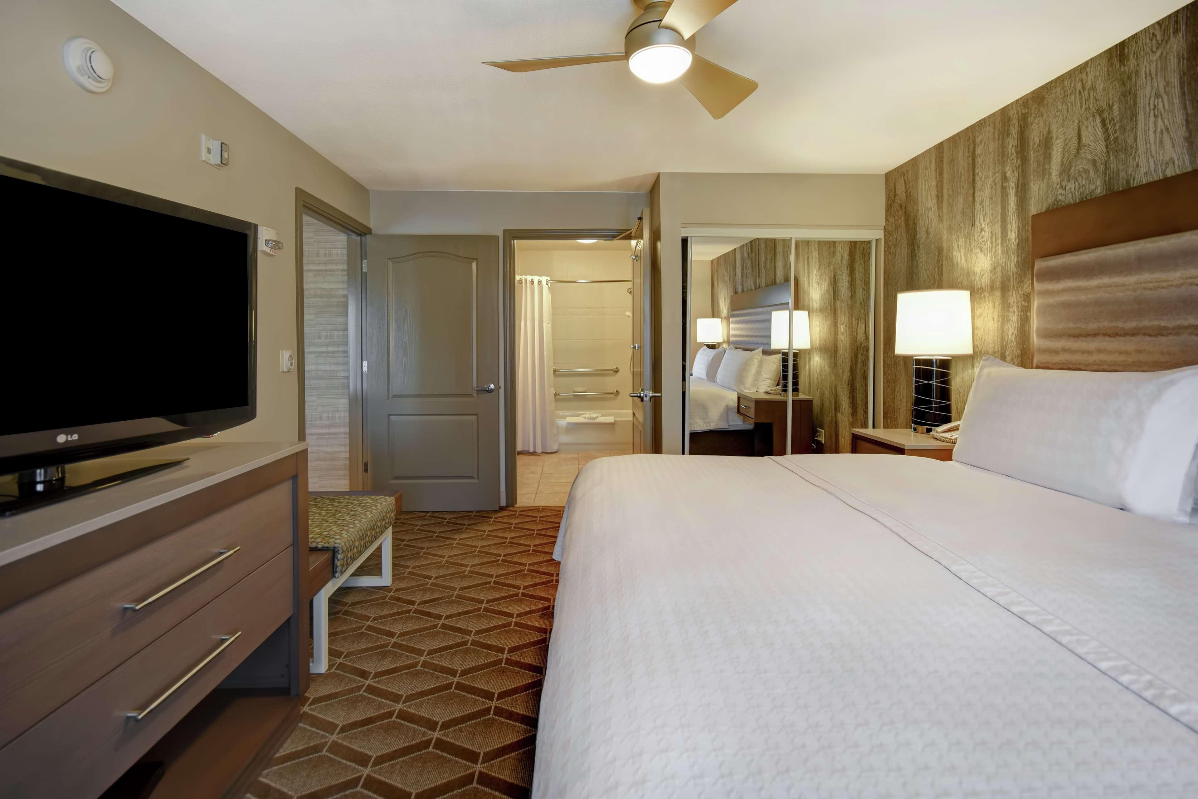 Homewood Suites By Hilton At The Waterfront Wichita Bagian luar foto