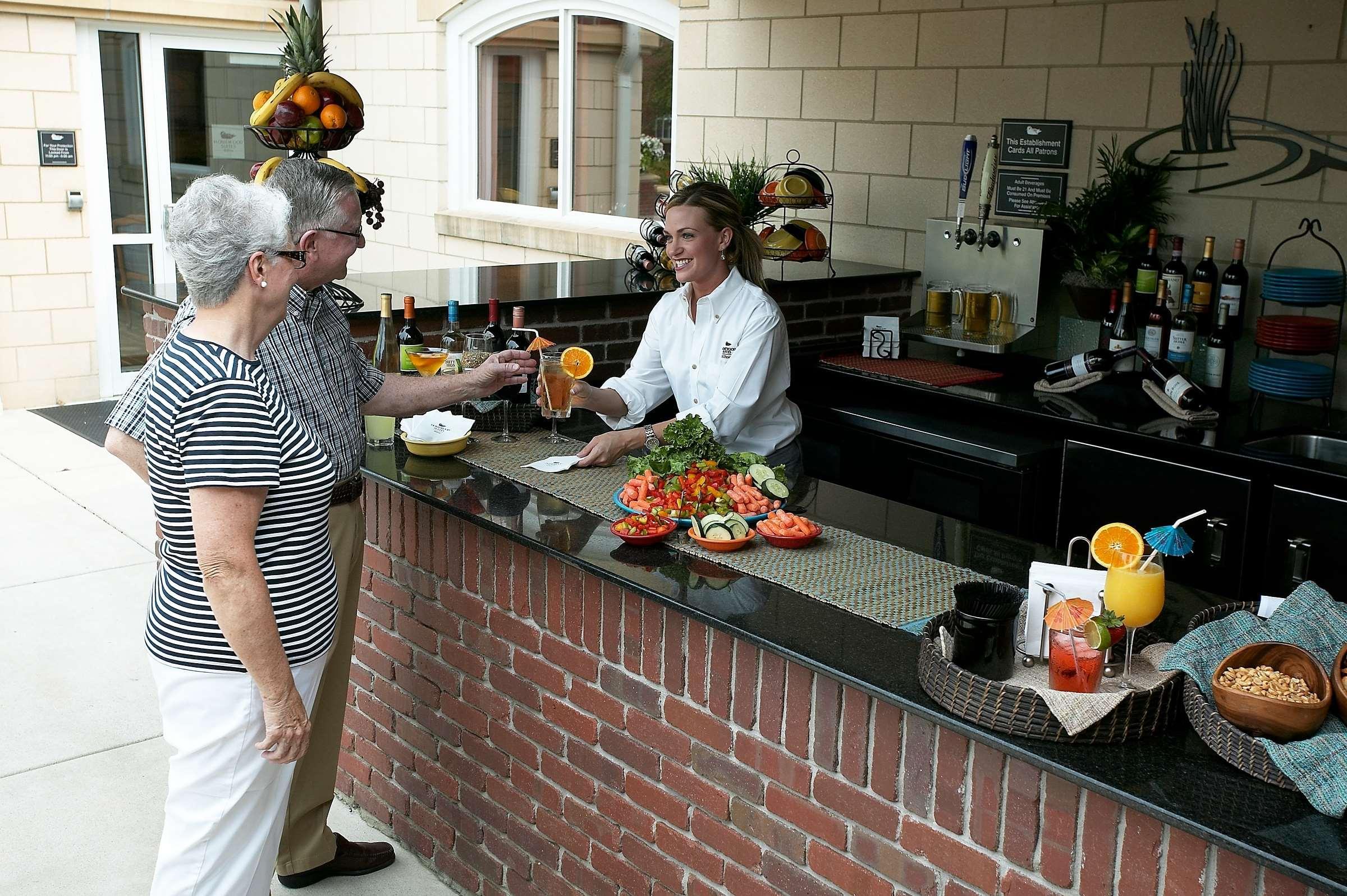 Homewood Suites By Hilton At The Waterfront Wichita Restoran foto
