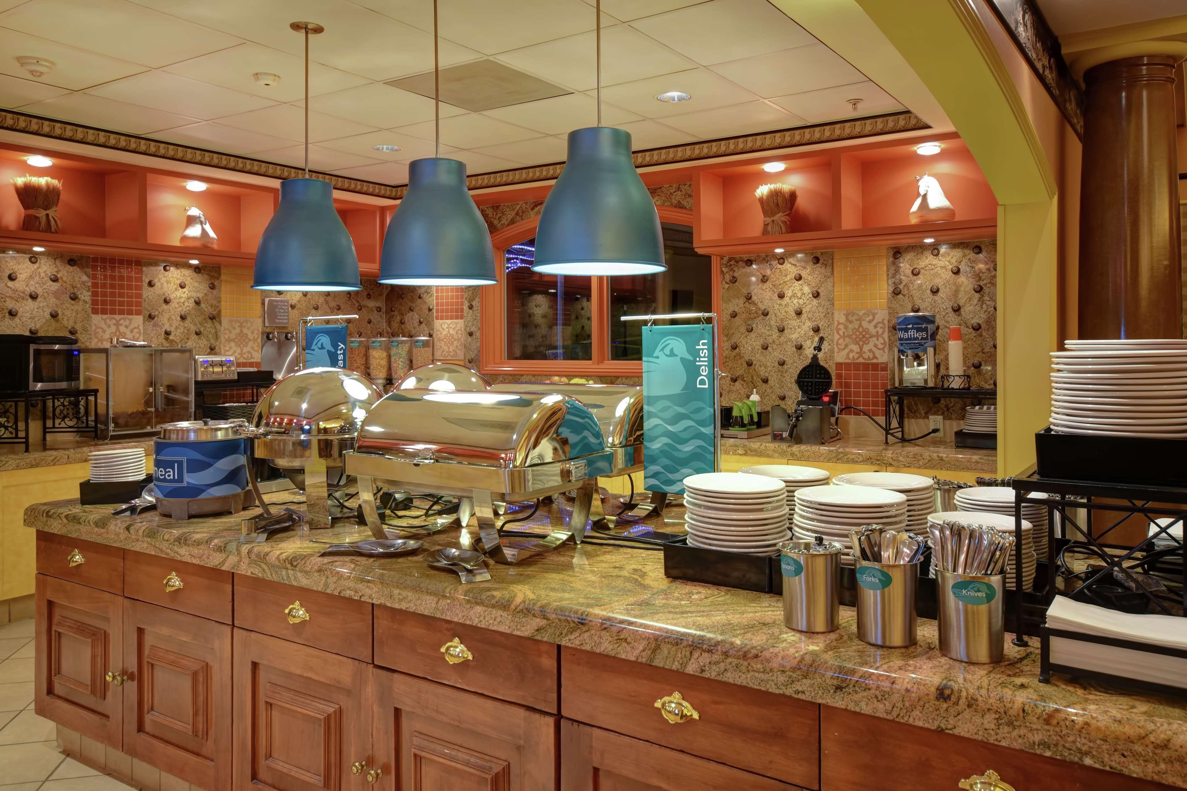 Homewood Suites By Hilton At The Waterfront Wichita Bagian luar foto