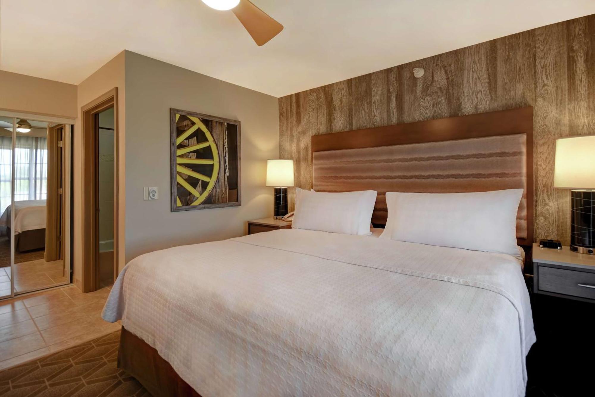 Homewood Suites By Hilton At The Waterfront Wichita Bagian luar foto