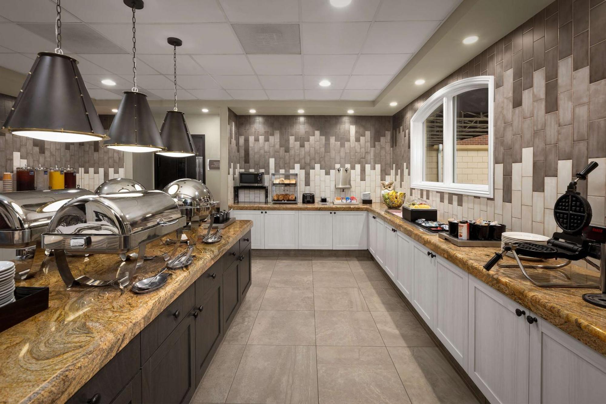Homewood Suites By Hilton At The Waterfront Wichita Bagian luar foto